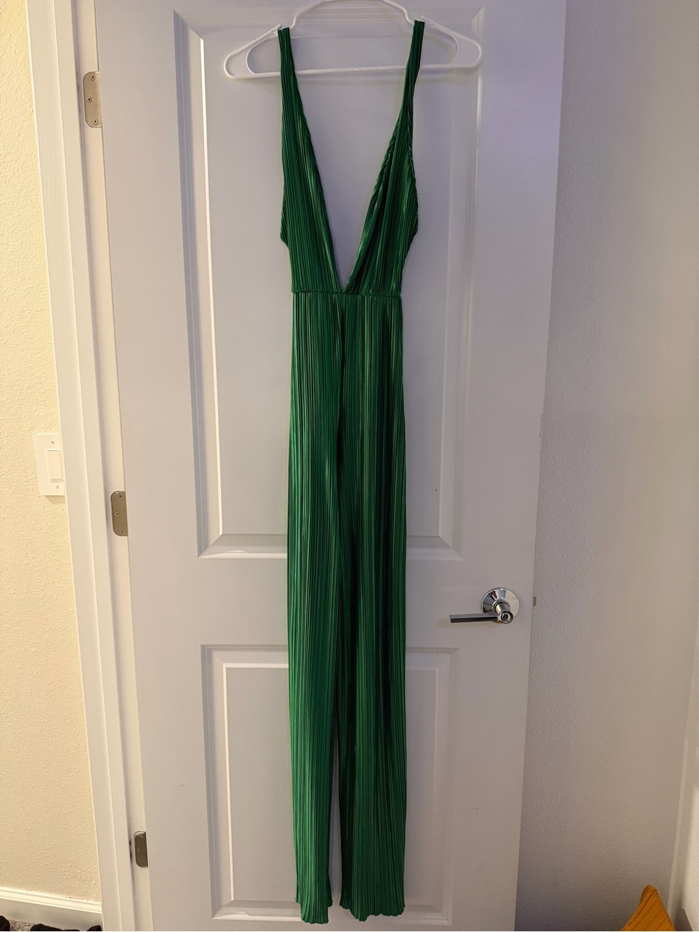 PrettyLittleThing Emerald Green Plissé Plunge Jumpsuit